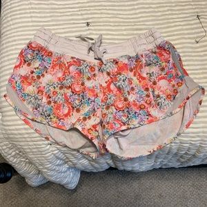 Lululemon Hotty Hot shorts pink floral
